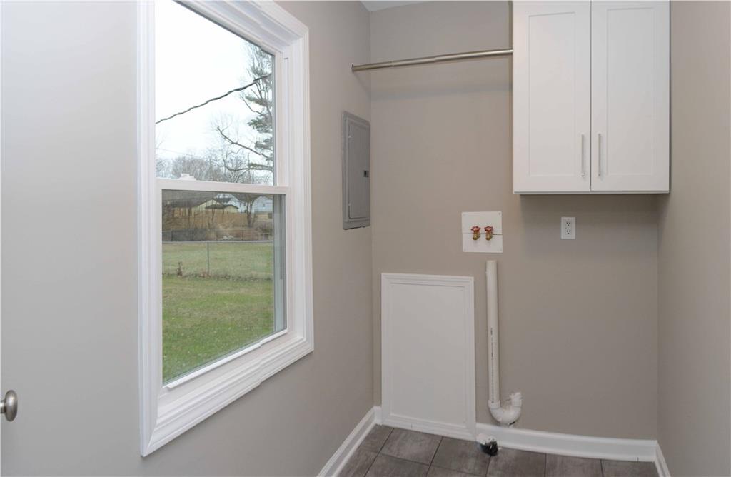 2140 Douglas Road Indianapolis, IN 46220 - Photo 18 of 29 Gallery Image 18
