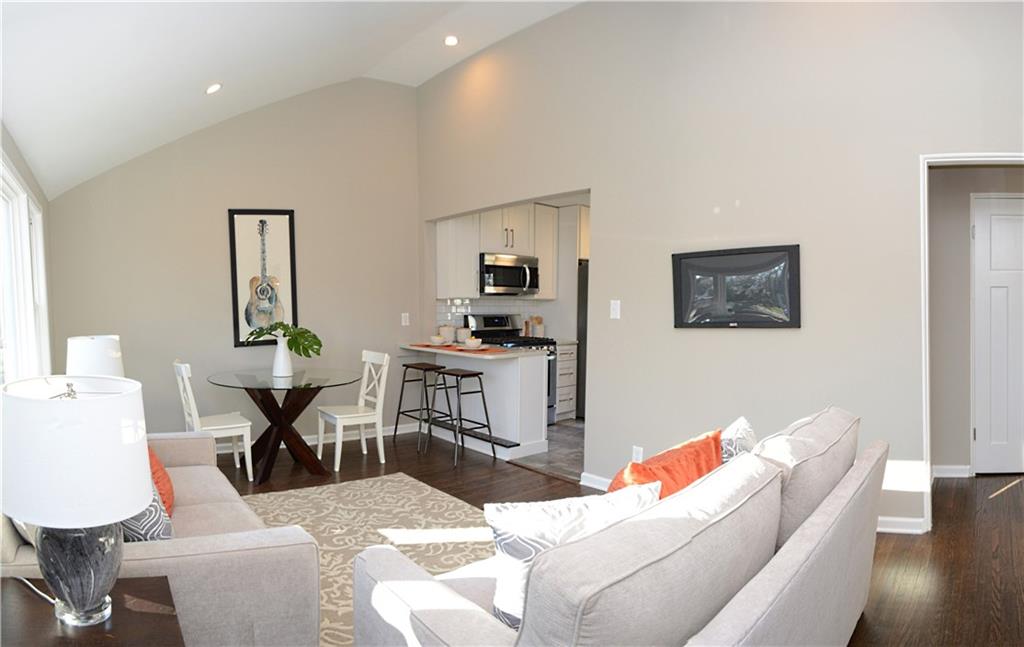 2140 Douglas Road Indianapolis, IN 46220 - Photo 7 of 29 Gallery Image 7