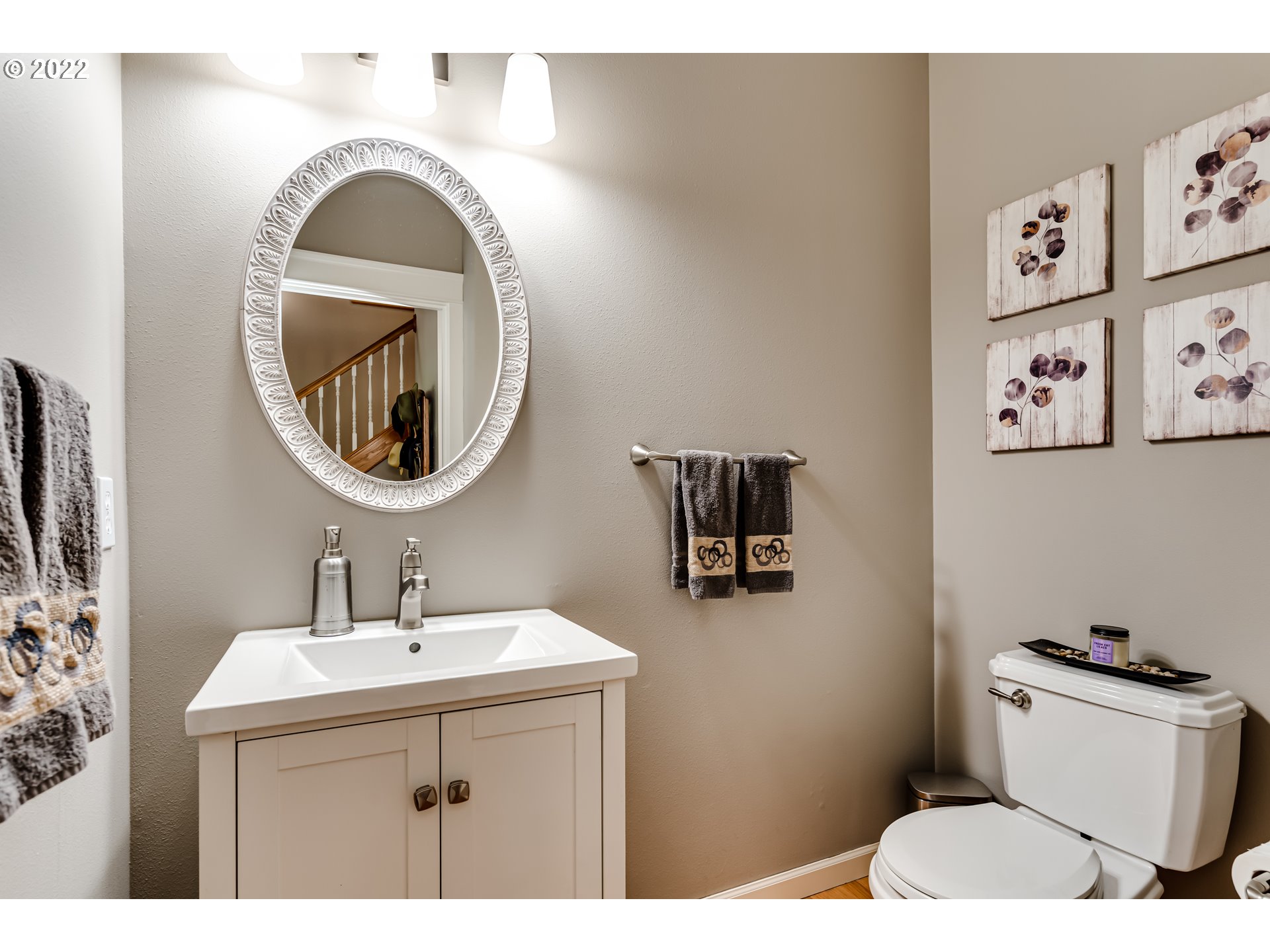 3987 Brae Burn Drive Eugene, OR 97405 - Photo 15 of 32 a bathroom with a sink and a mirror