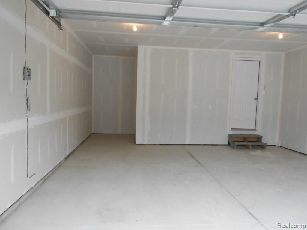 27585 Cromwell Road Novi, MI 48374 - Photo 25 of 25 DSCN3405.jpg
