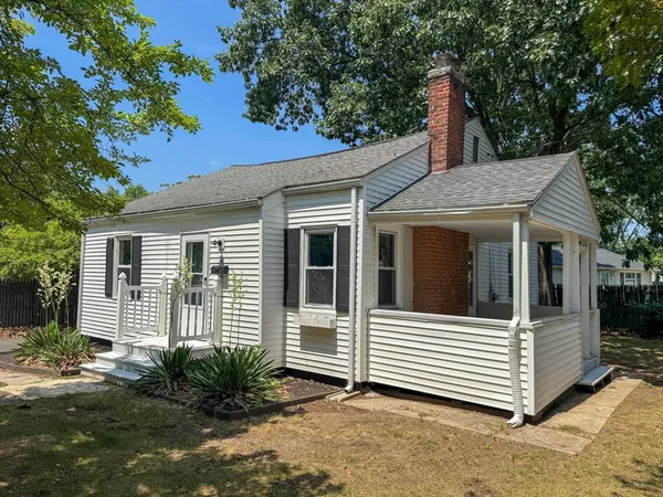 $314,900 | 4 Wolfe Street, Springfield, MA 01020