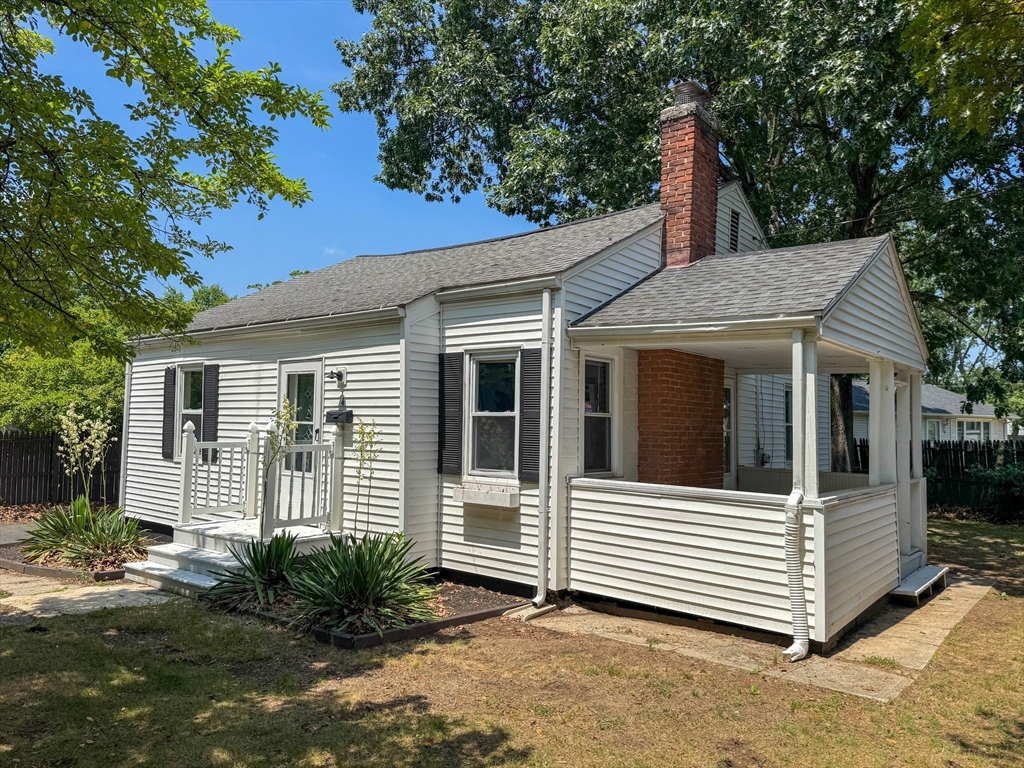 4 Wolfe Street Springfield, MA 01020 - Photo 1 of 24