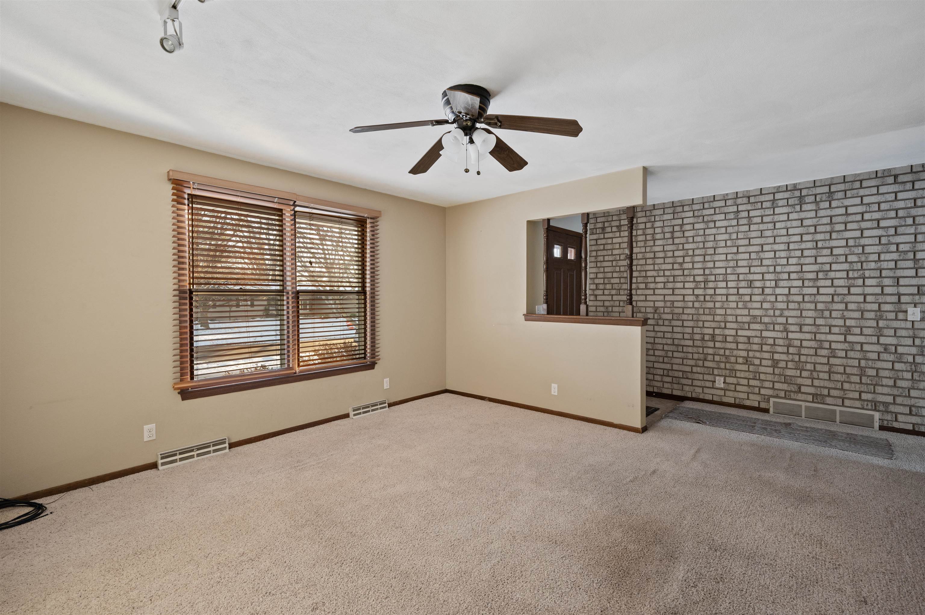 700 Shu-Lar Lane Clinton, WI 53525 - Photo 11 of 33