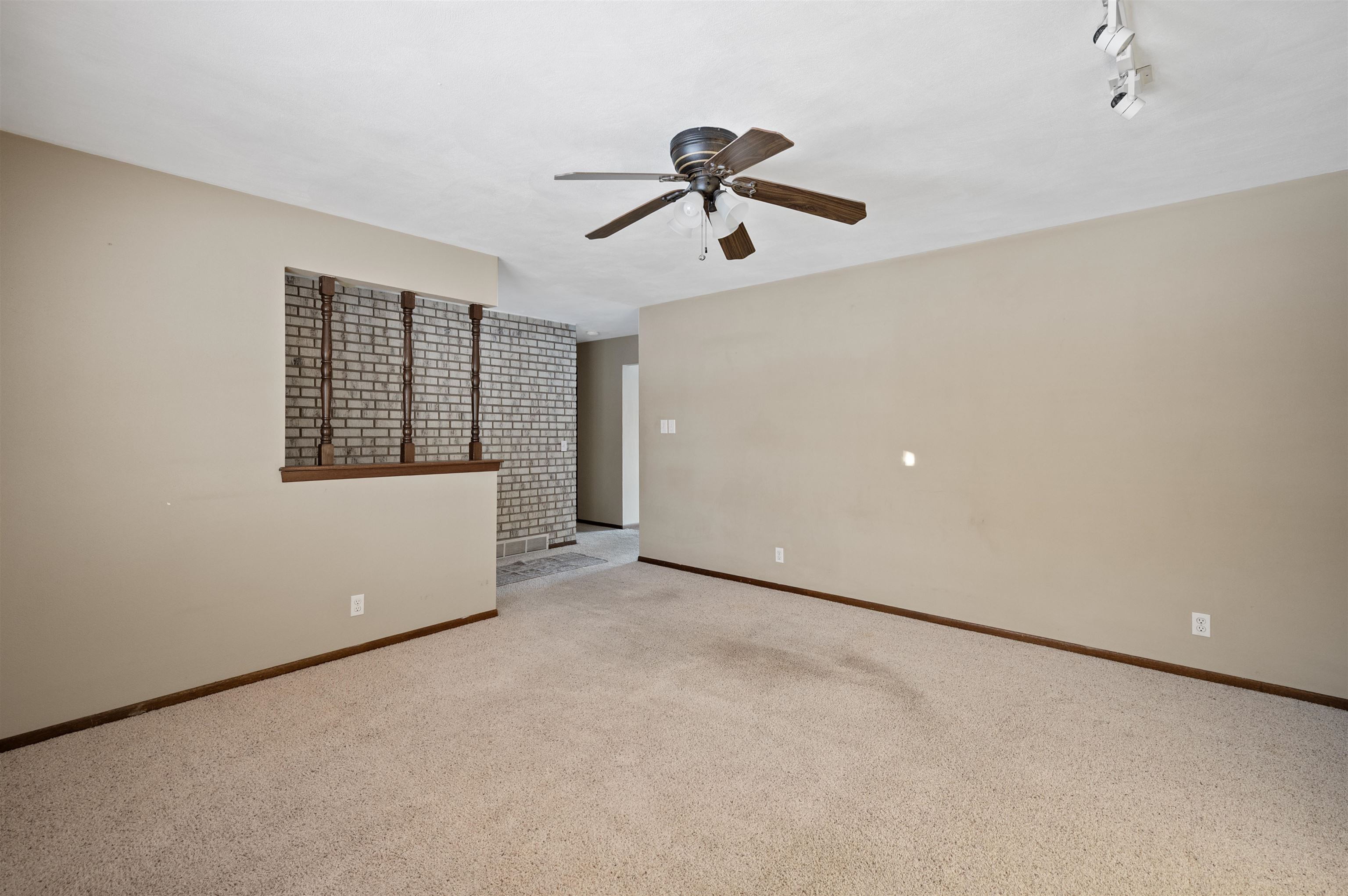 700 Shu-Lar Lane Clinton, WI 53525 - Photo 12 of 33