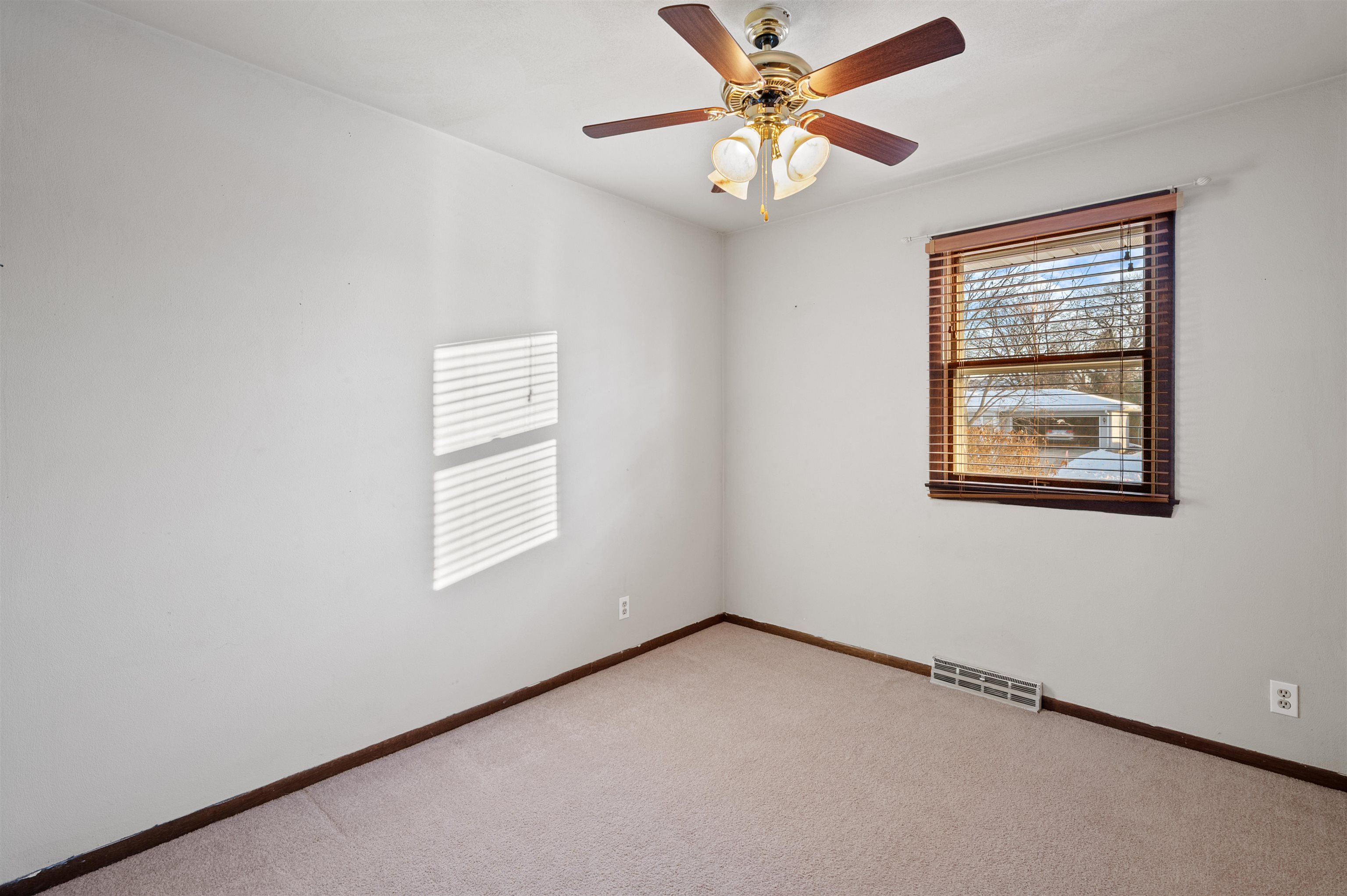 700 Shu-Lar Lane Clinton, WI 53525 - Photo 15 of 33