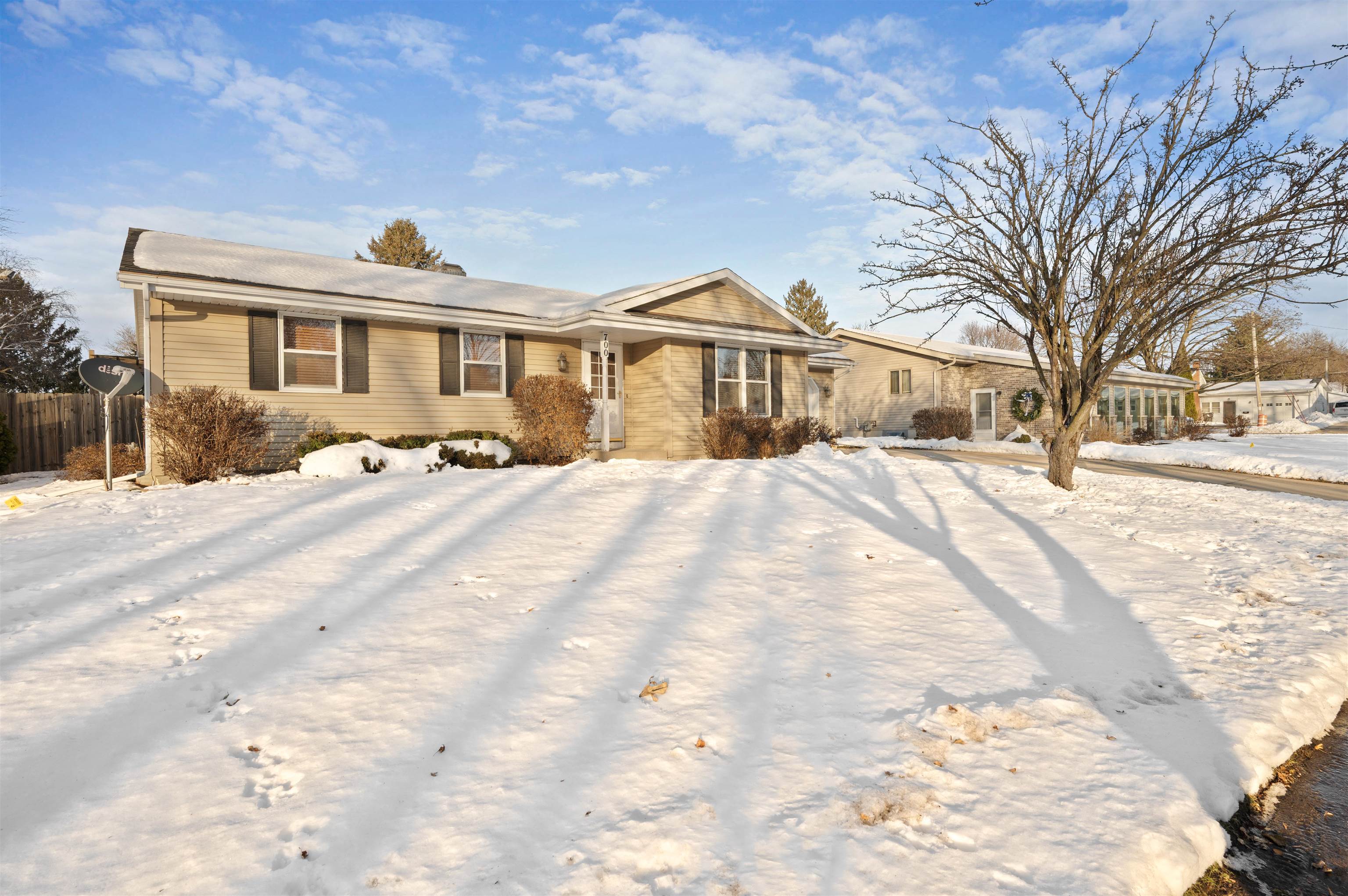 700 Shu-Lar Lane Clinton, WI 53525 - Photo 4 of 33