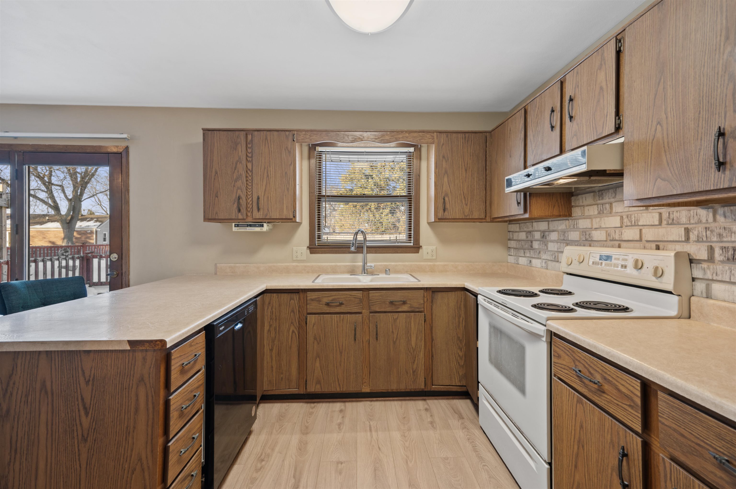 700 Shu-Lar Lane Clinton, WI 53525 - Photo 6 of 33