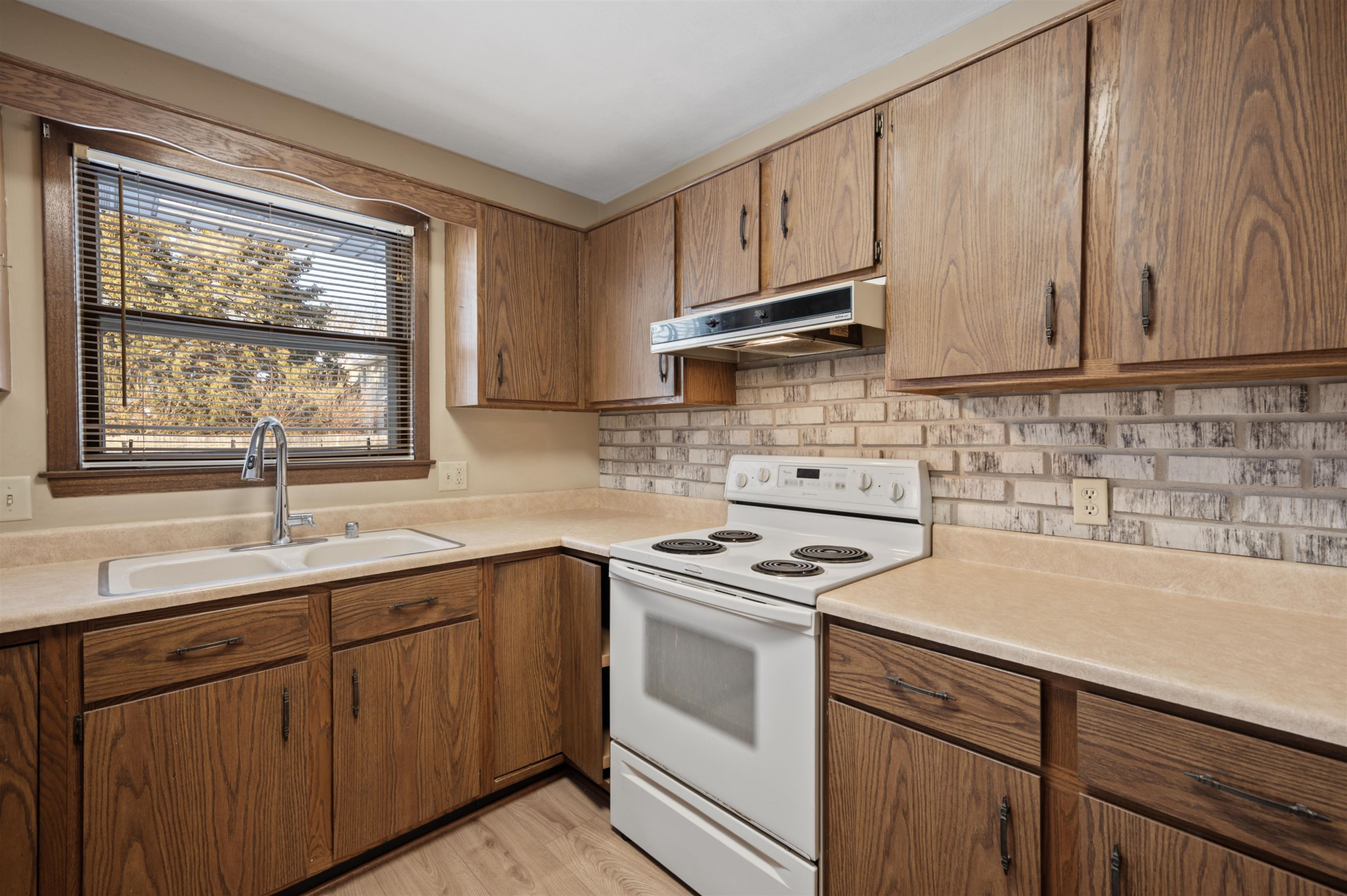 700 Shu-Lar Lane Clinton, WI 53525 - Photo 7 of 33