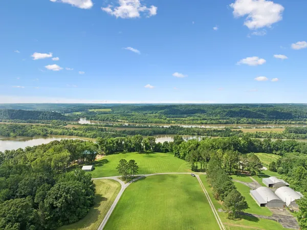 $644,000 | 432 Slow Roll Drive, Chapmansboro, TN 37035