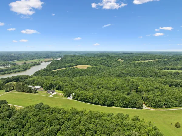 $644,000 | 432 Slow Roll Drive, Chapmansboro, TN 37035