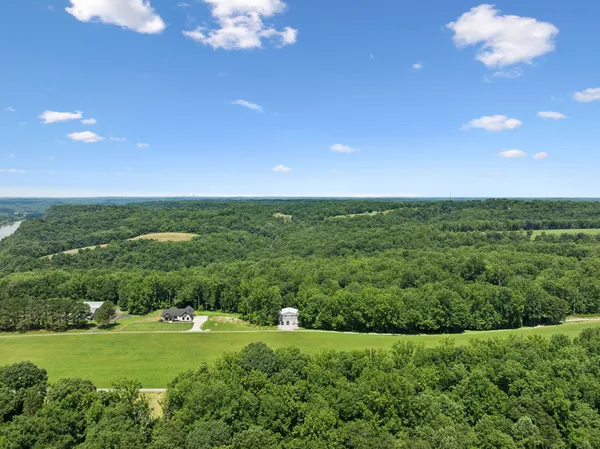 $644,000 | 432 Slow Roll Drive, Chapmansboro, TN 37035