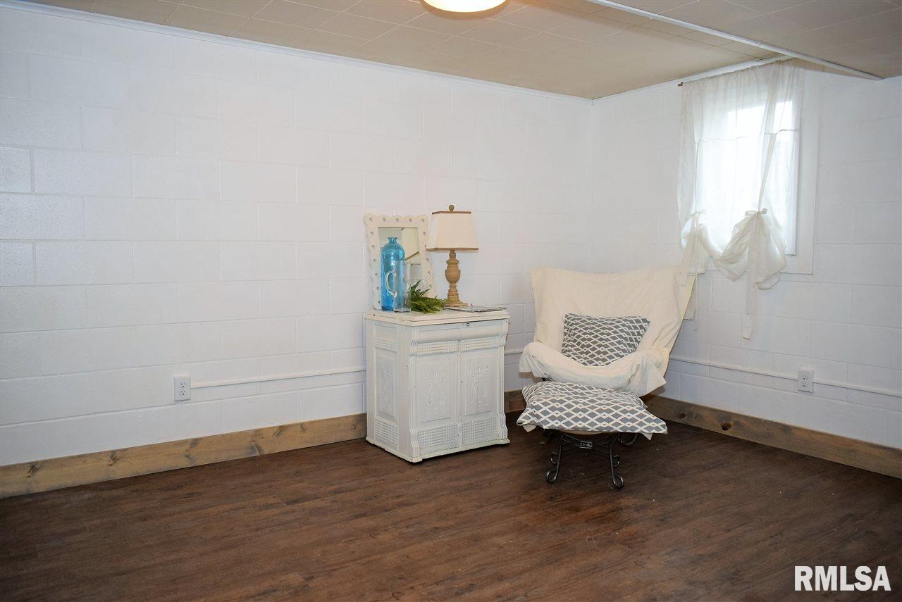 904 Westgate Road Washington, IL 61571 - Photo 27 of 36 Gallery Image 27