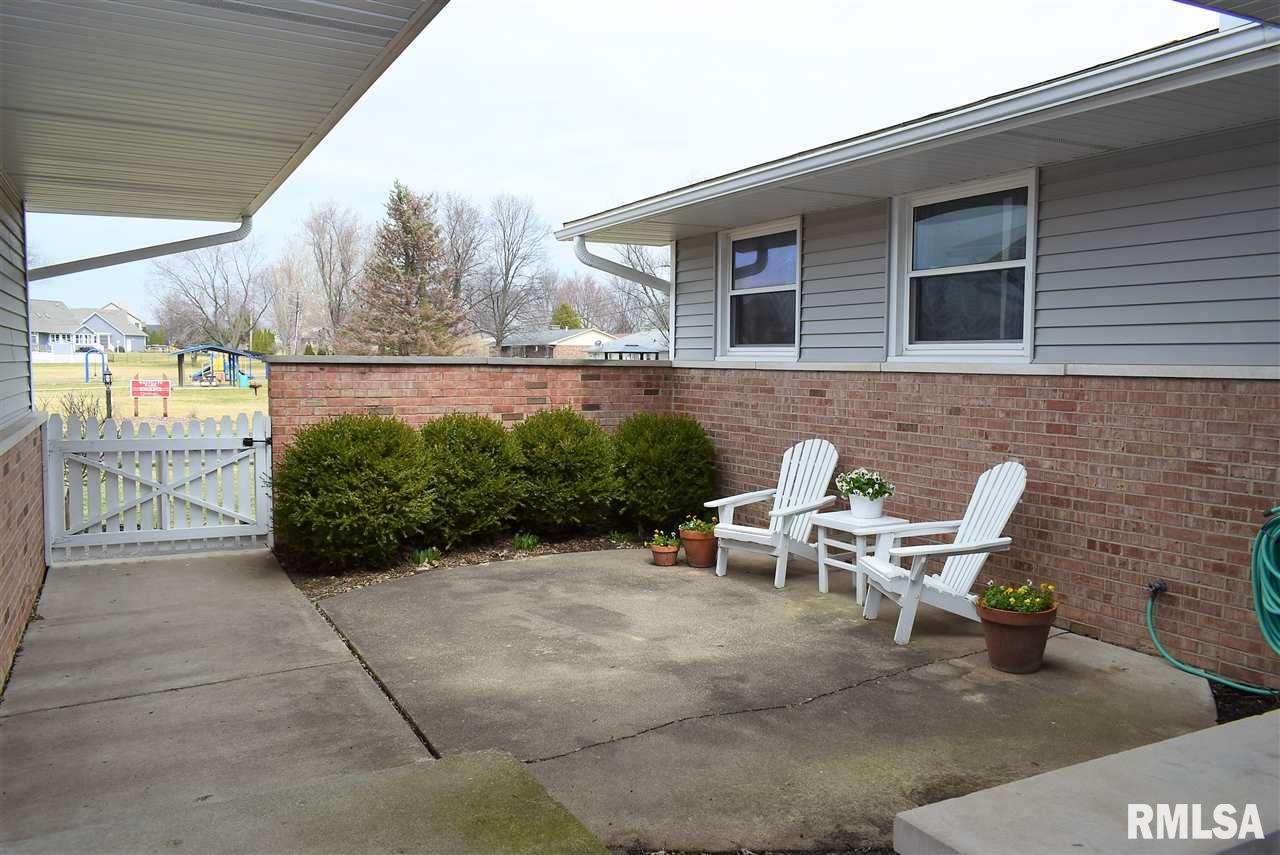 904 Westgate Road Washington, IL 61571 - Photo 3 of 36 Gallery Image 3