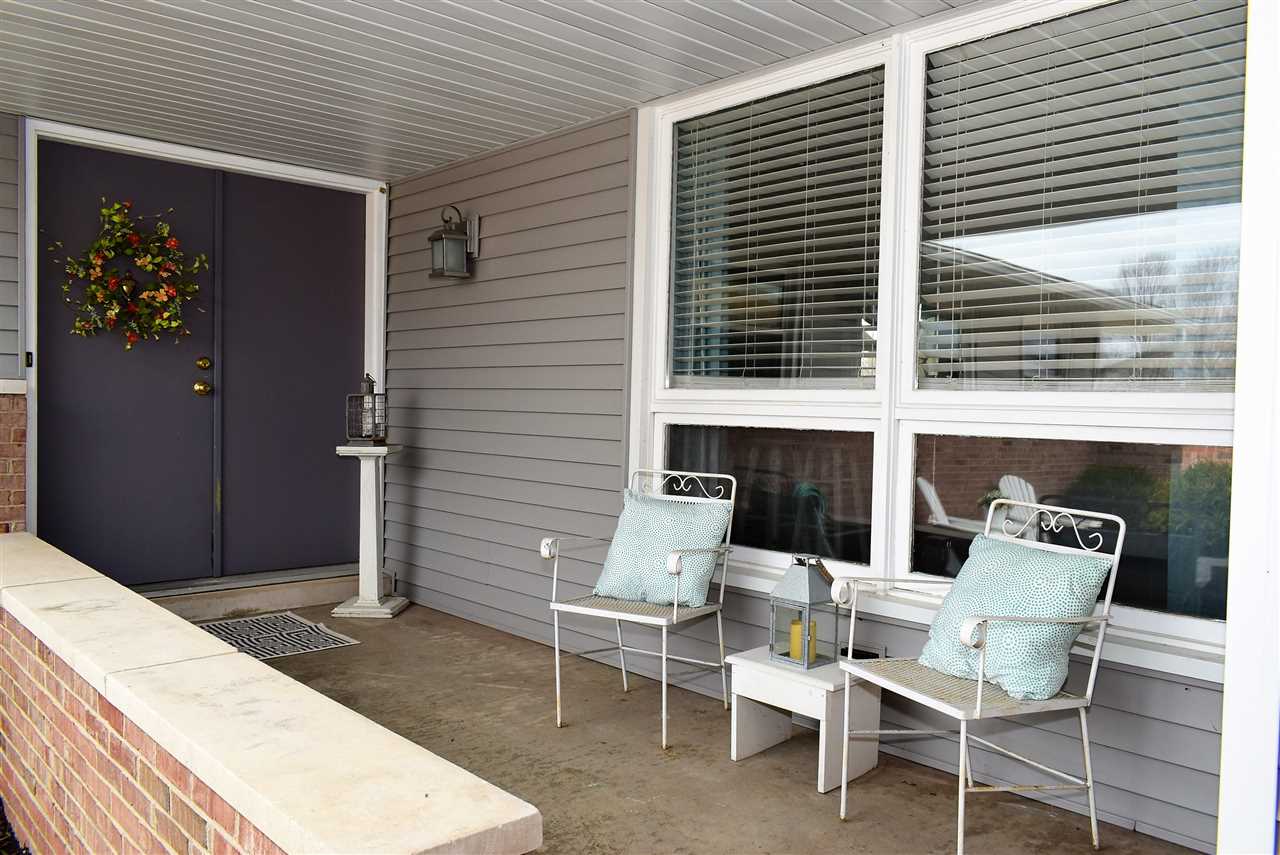 904 Westgate Road Washington, IL 61571 - Photo 4 of 36 Gallery Image 4