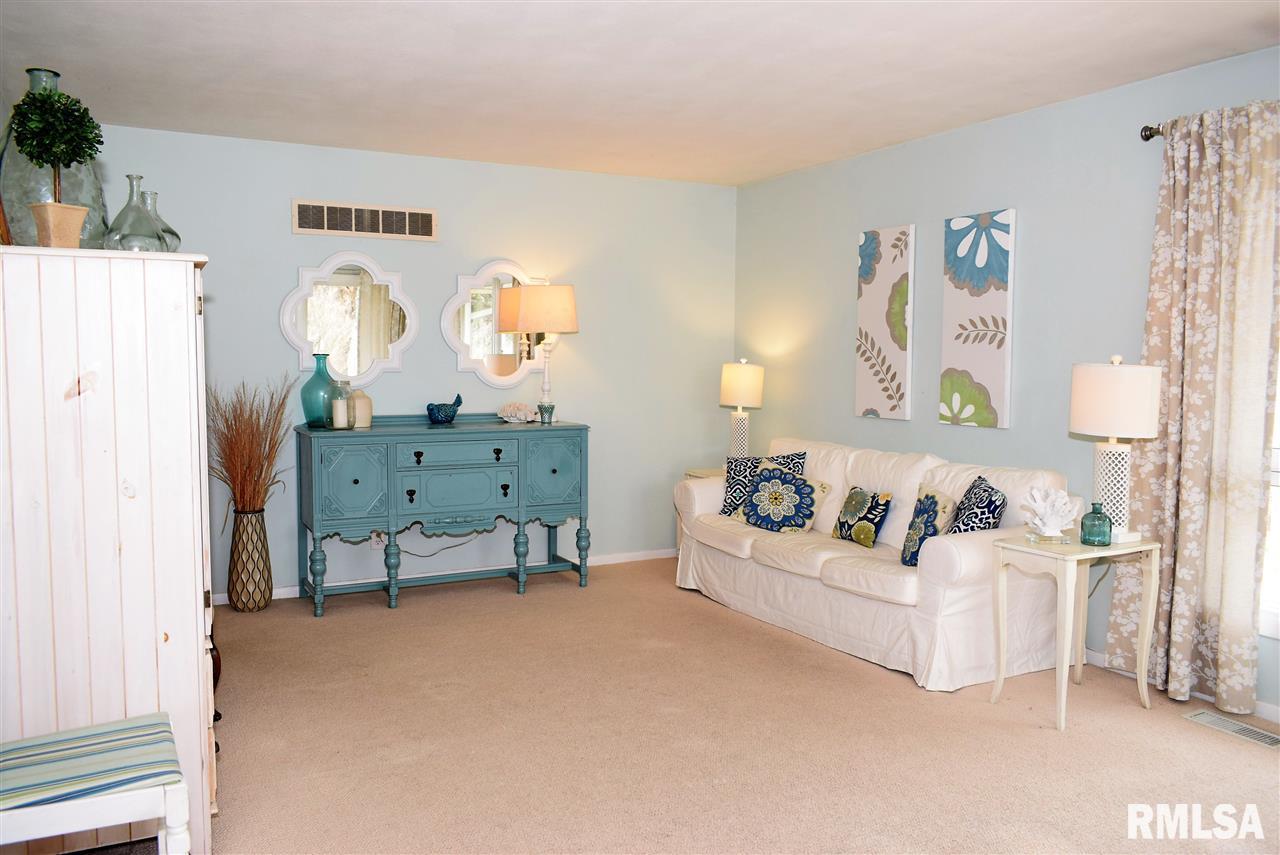 904 Westgate Road Washington, IL 61571 - Photo 8 of 36 Gallery Image 8