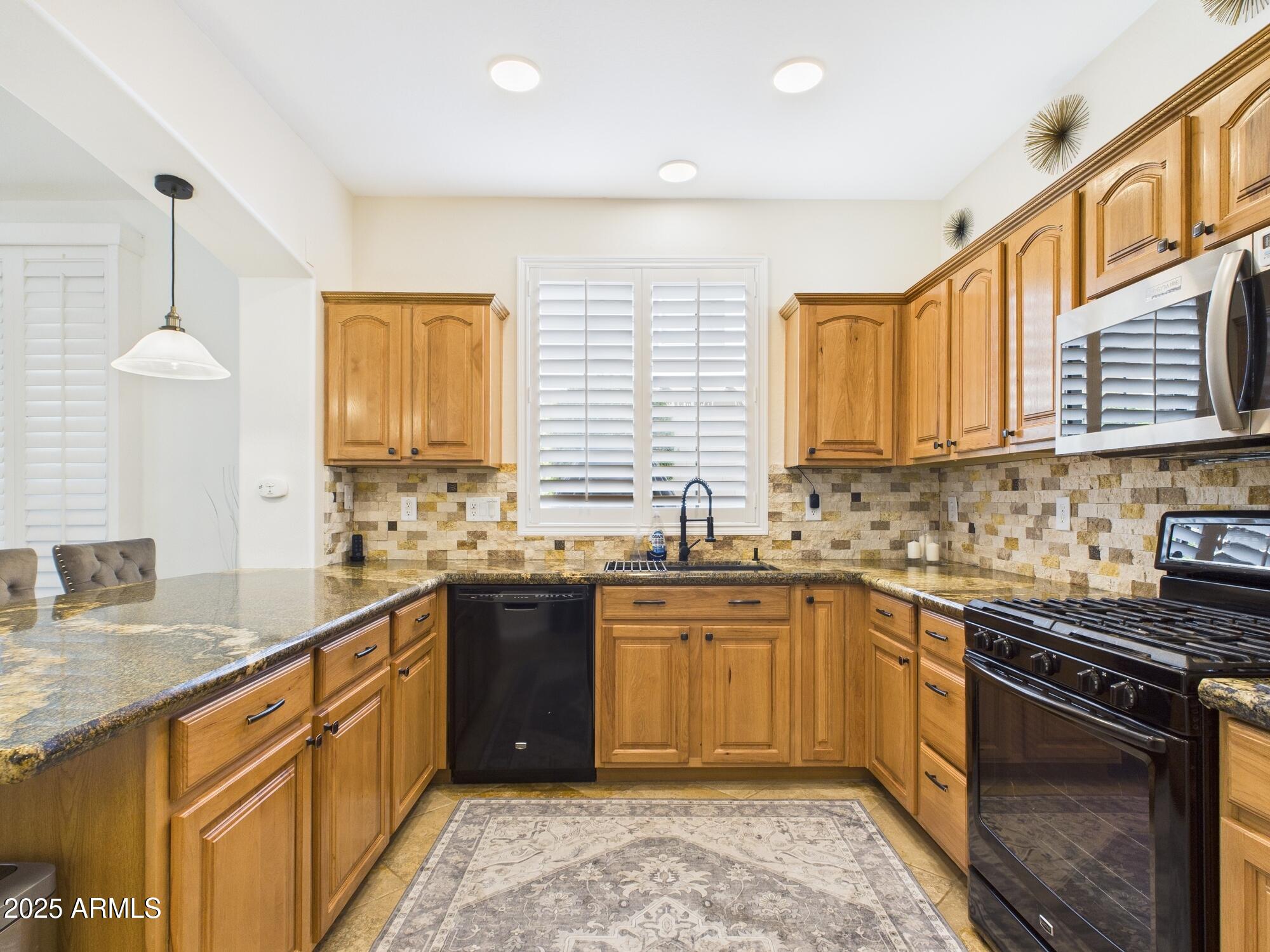 2326 West Sleepy Ranch Road Phoenix, AZ 85085 - Photo 11 of 27 Eat in kitchen