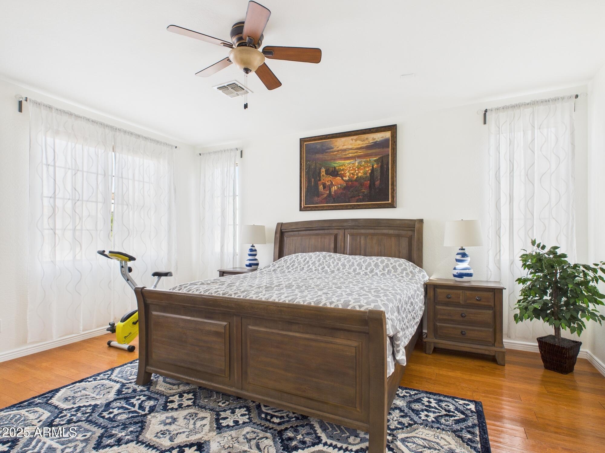 2326 West Sleepy Ranch Road Phoenix, AZ 85085 - Photo 3 of 27 Large Queen Master