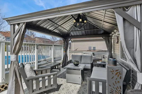 $529,900 | 724 North Misty Ridge Drive, Romeoville, IL 60446
