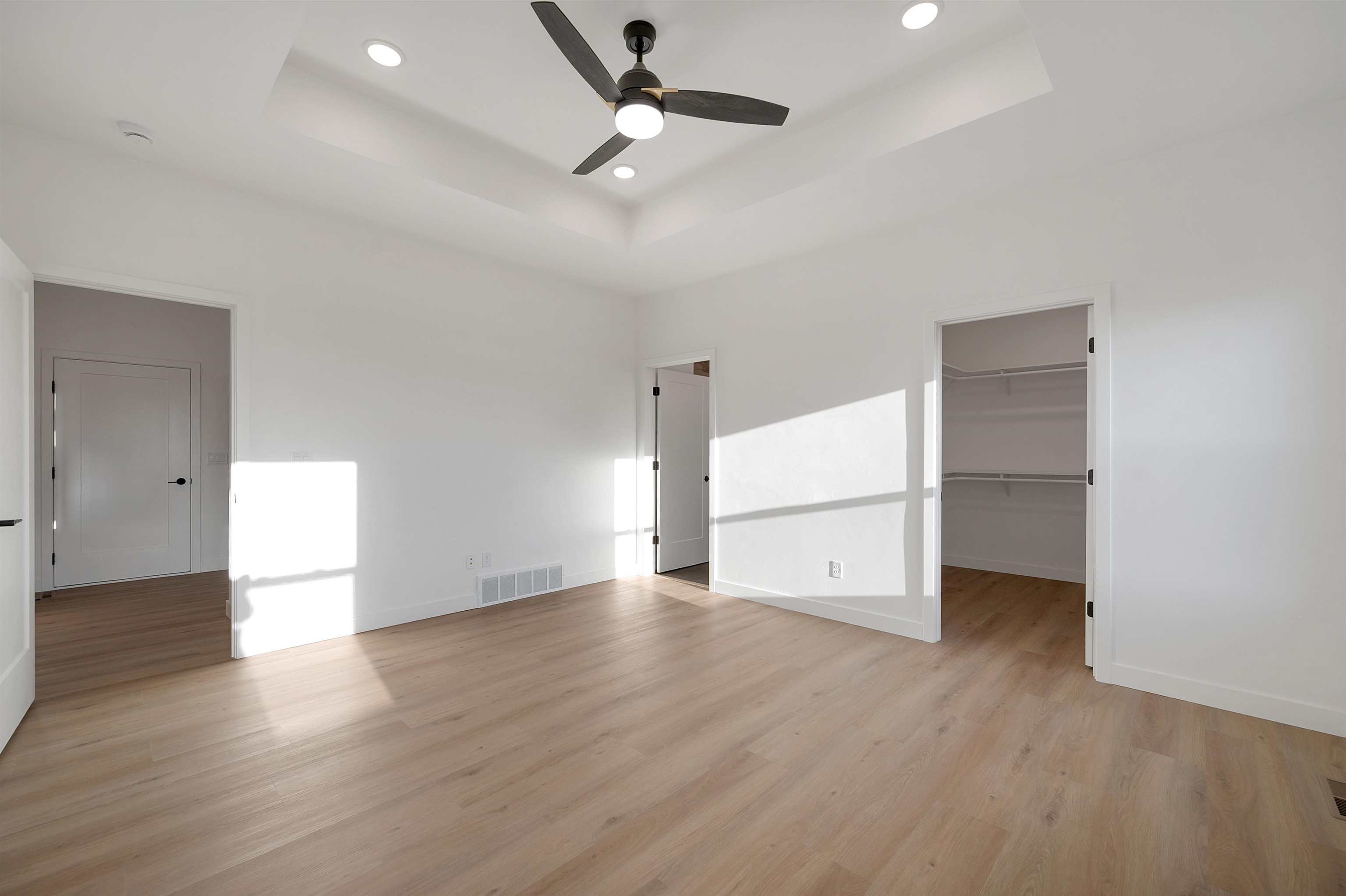 713 Royal Saint Pats Drive Wrightstown, WI 54180 - Photo 17 of 34