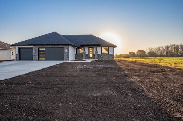 $649,000 | 713 Royal Saint Pats Drive, Wrightstown, WI 54180