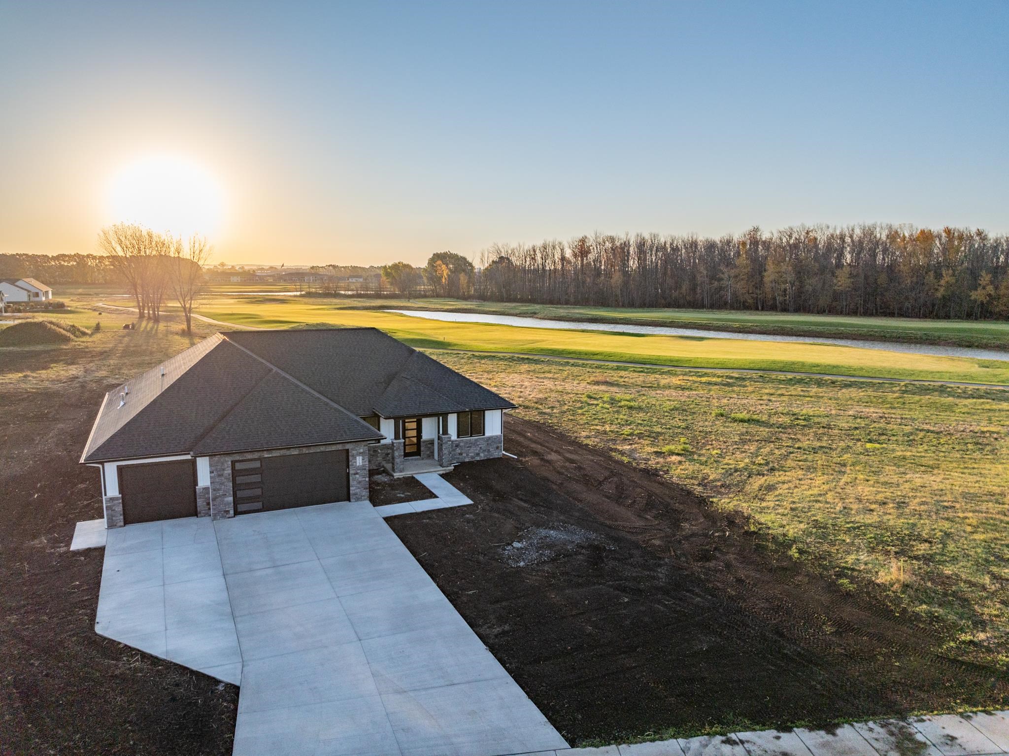 713 Royal Saint Pats Drive Wrightstown, WI 54180 - Photo 32 of 34