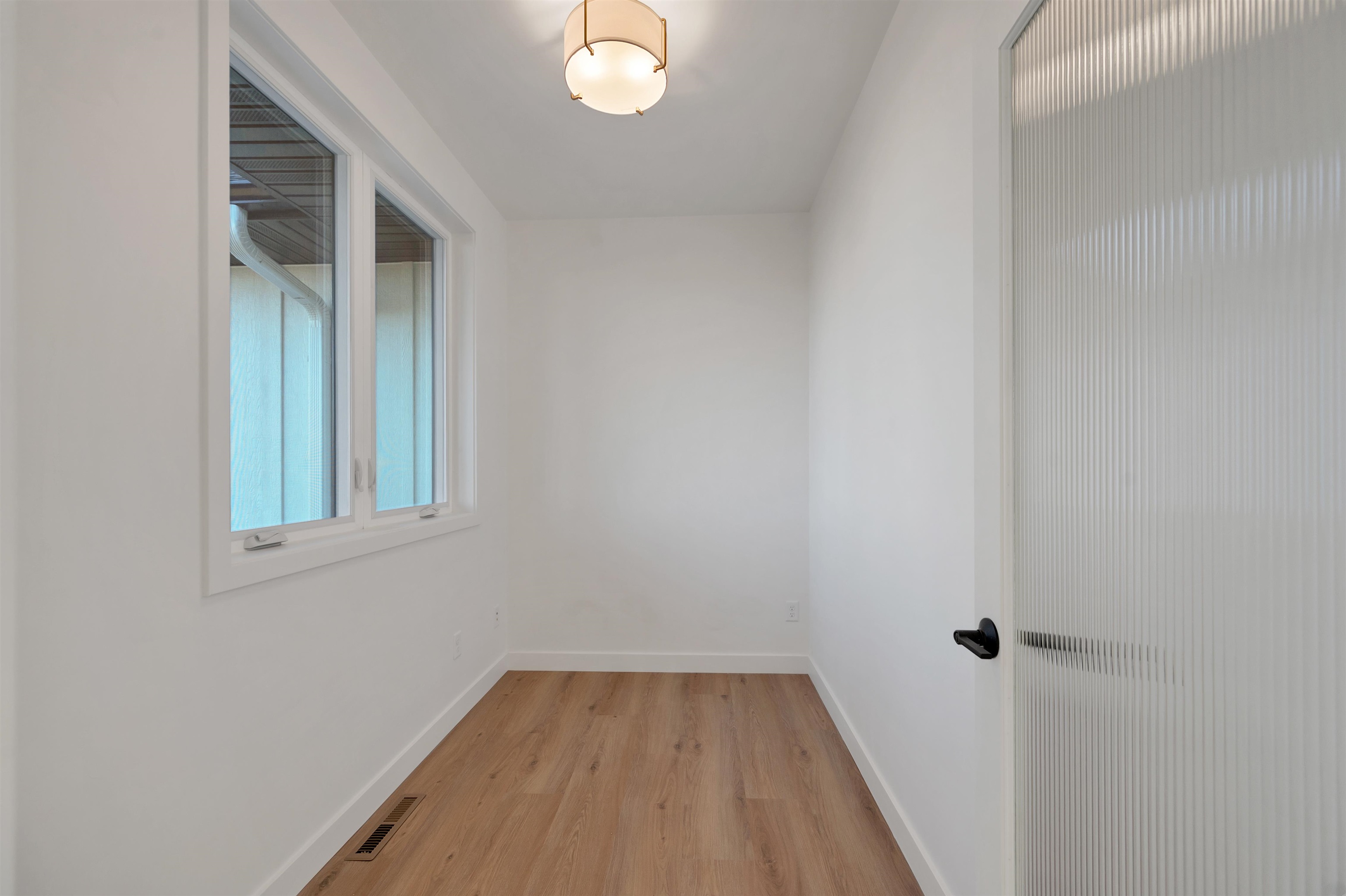 713 Royal Saint Pats Drive Wrightstown, WI 54180 - Photo 8 of 34