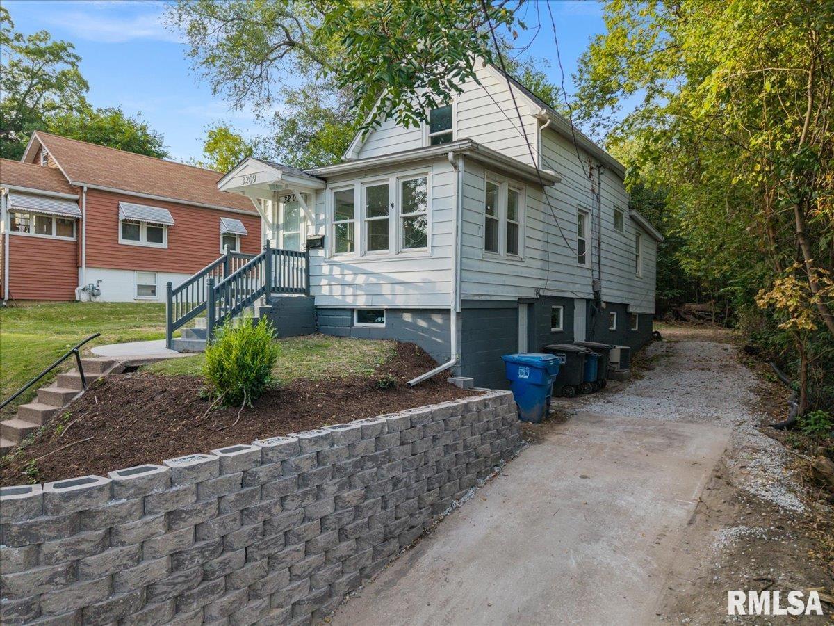 3209 11th Avenue Moline, IL 61265 - Photo 4 of 26