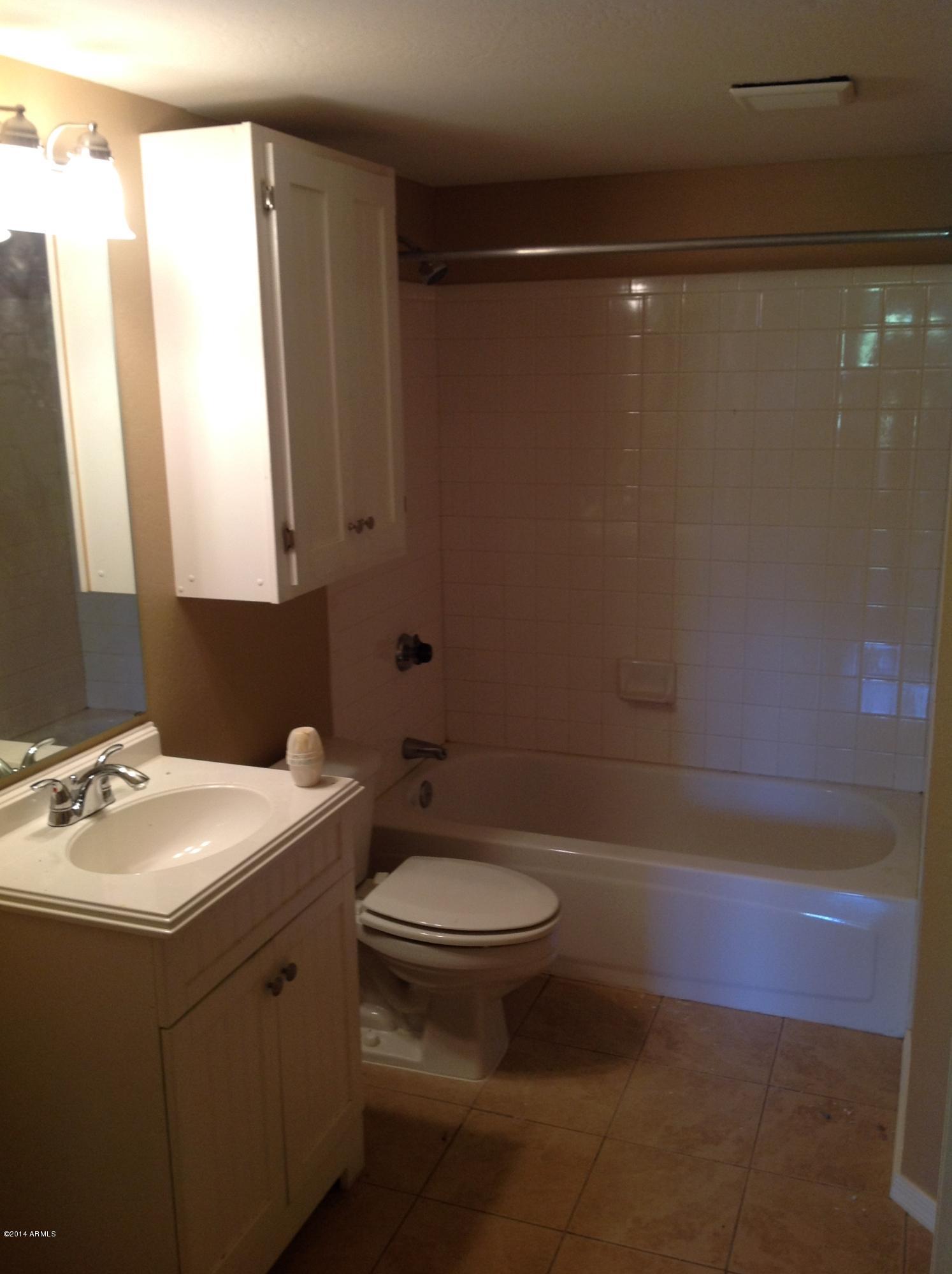 4224 West Calavar Road Phoenix, AZ 85053 - Photo 11 of 13 2014-01-03 12