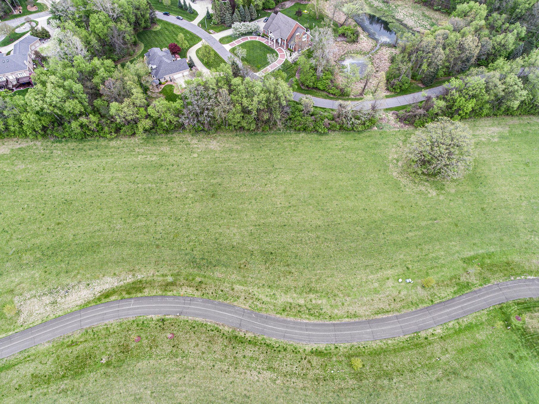 4700 Nantucket Drive, Unit 6 Jackson, MI 49201 - Photo 4 of 5 Units 6, 5 & 4 Nantucket Dr.