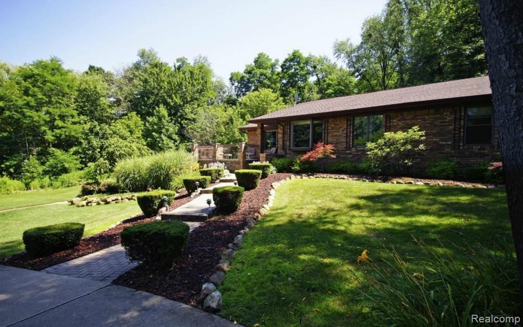 3007 Hunter Road Brighton, MI 48114 - Photo 6 of 33 5-photo-web-1680x1050-417625.jpg