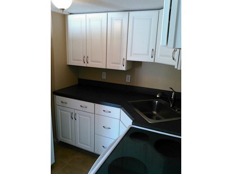 2090 Post Road, Unit 7B Wells, ME 04090 - Photo 6 of 18 Kitchen. Nice Counters