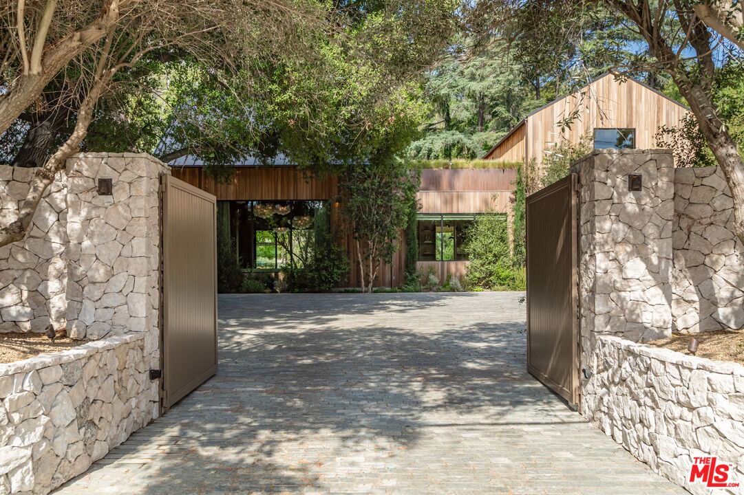 3405 Fryman Road Studio City, CA 91604 - Photo 4 of 52