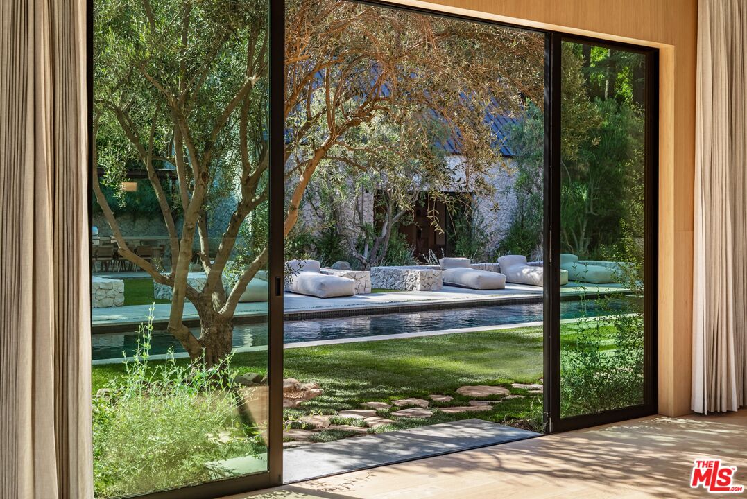 3405 Fryman Road Studio City, CA 91604 - Photo 8 of 52