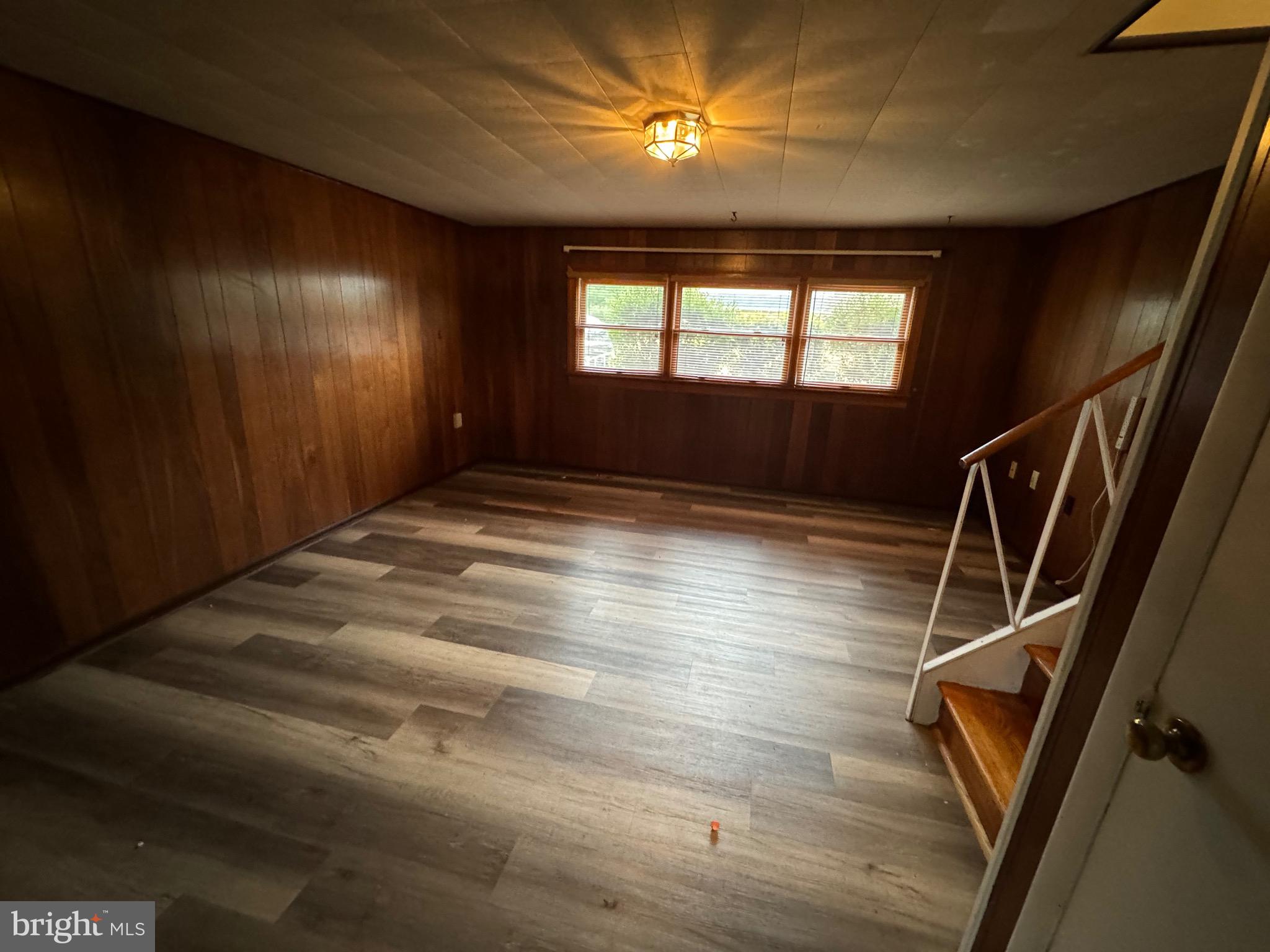34 Miles Road Claymont, DE 19703 - Photo 14 of 19 Family room/flex space