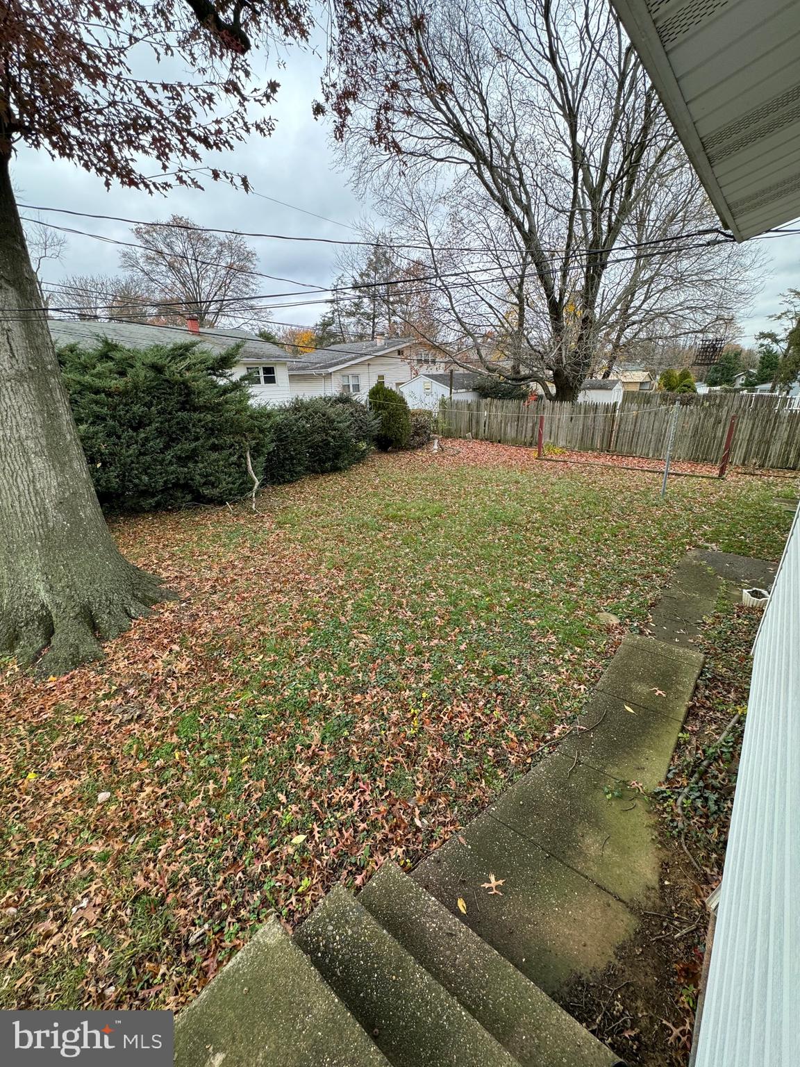 34 Miles Road Claymont, DE 19703 - Photo 6 of 19 Spacious backyard