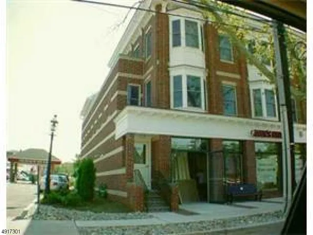 $2,775 | 541 Middlesex Avenue, Unit 1, Metuchen, NJ 08840
