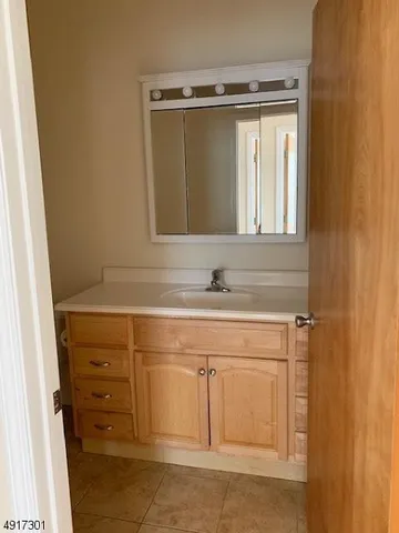 $2,775 | 541 Middlesex Avenue, Unit 1, Metuchen, NJ 08840