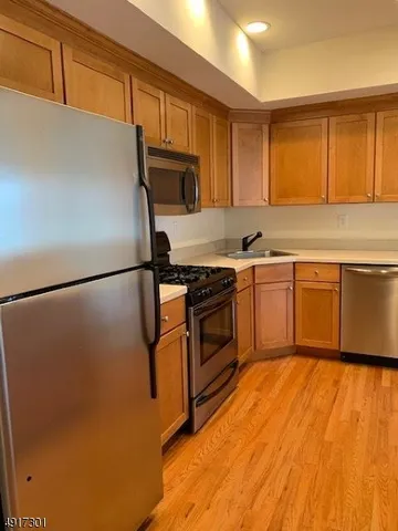 $2,775 | 541 Middlesex Avenue, Unit 1, Metuchen, NJ 08840