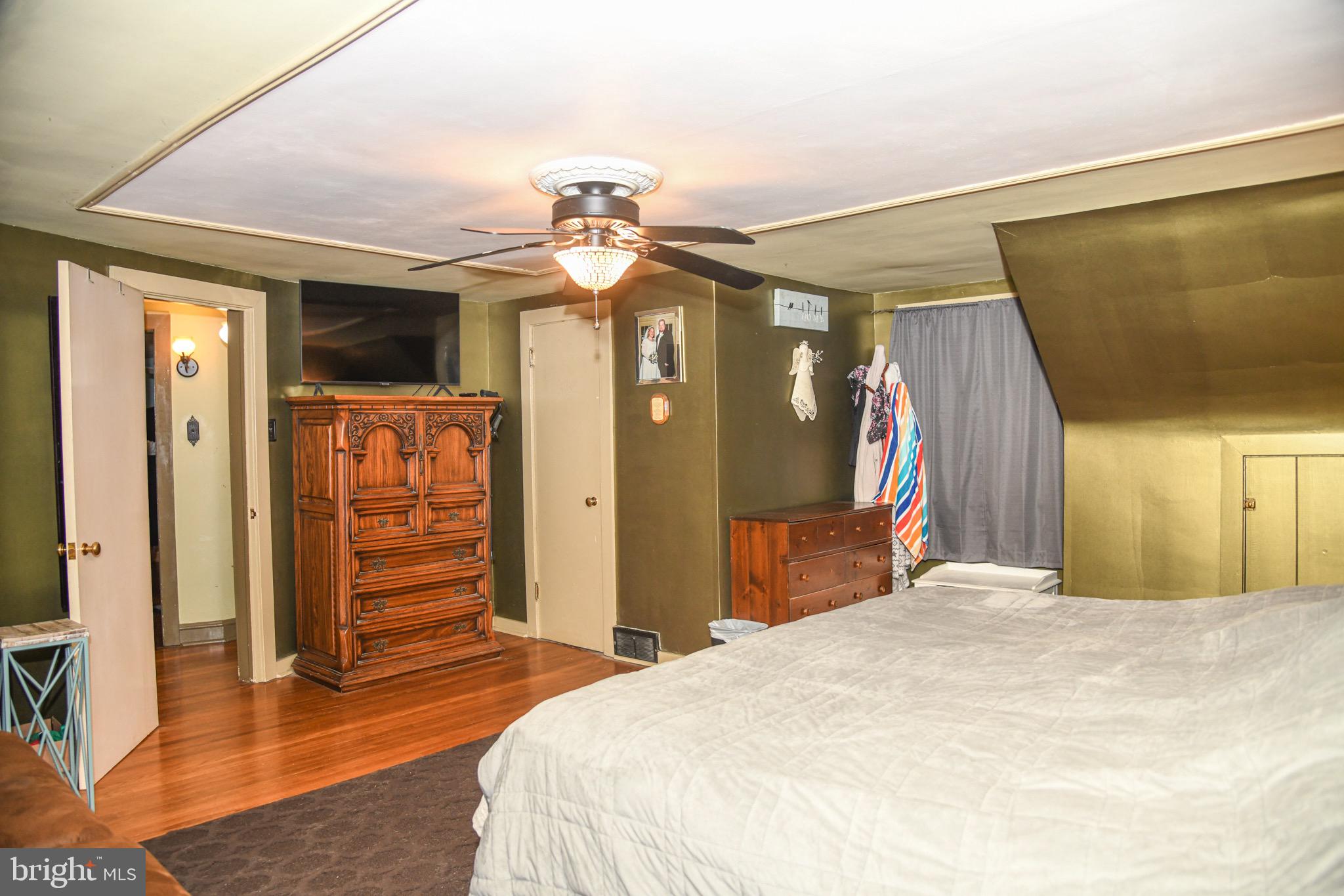 110 Beulah Road Doylestown, PA 18901 - Photo 15 of 25 2nd floor master bedroom