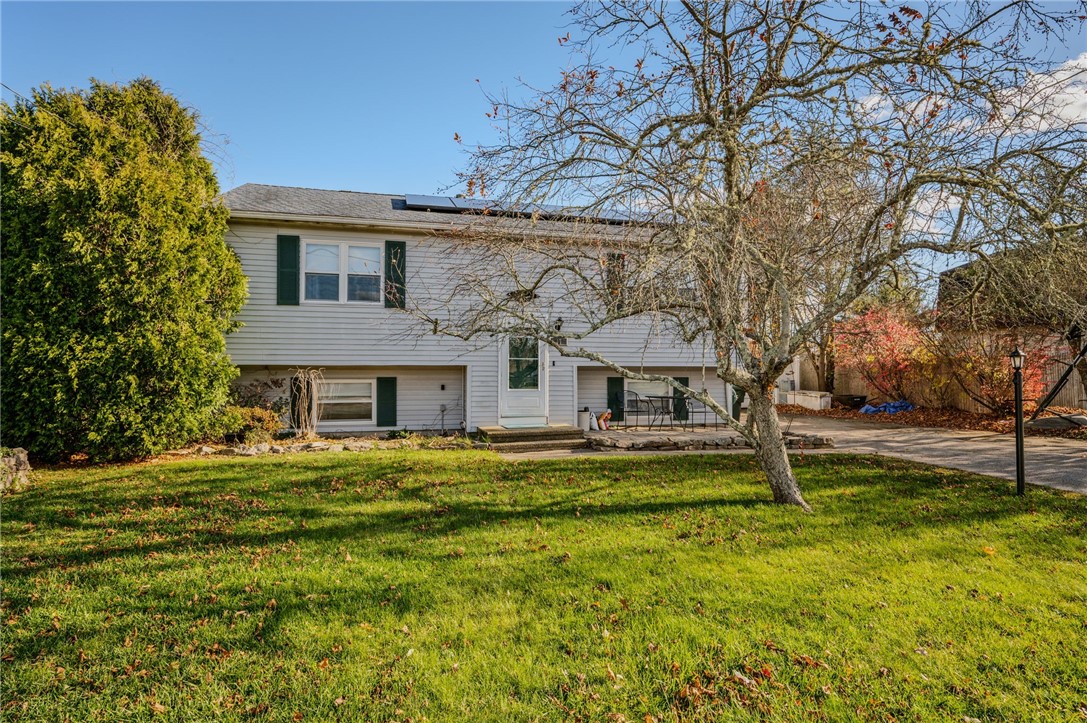 17 Byron Drive Westerly, RI 02891 - Photo 3 of 41