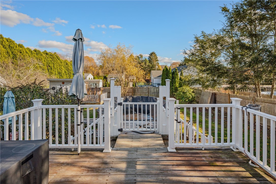 17 Byron Drive Westerly, RI 02891 - Photo 32 of 41