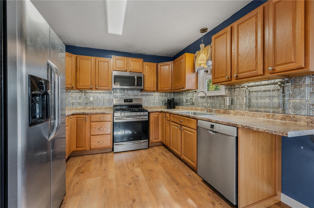 17 Byron Drive Westerly, RI 02891 - Photo 10 of 41