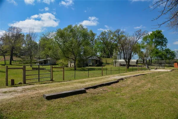 $269,900 | 545 County Road 2923, Mabank, TX 75147