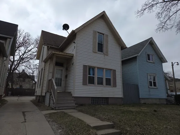 $179,900 | 1433 West National Avenue, Milwaukee, WI 53204
