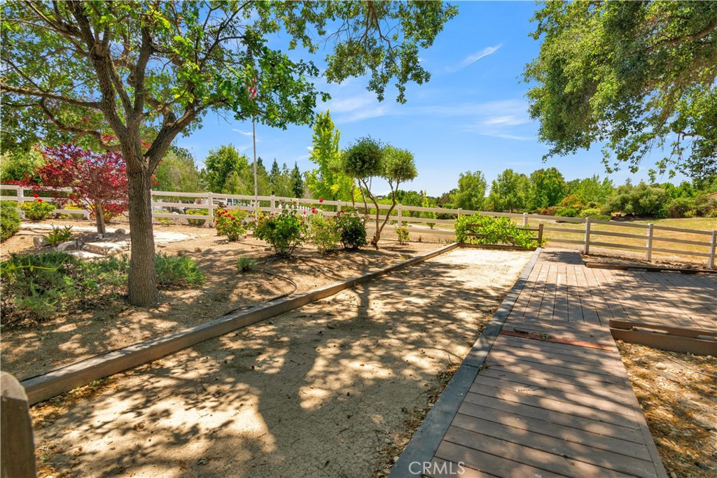 117 Frontier Way Templeton, CA 93465 - Photo 8 of 57 Bocce court
