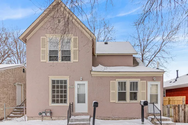 $325,000 | 1070 21st Avenue Southeast, Minneapolis, MN 55414