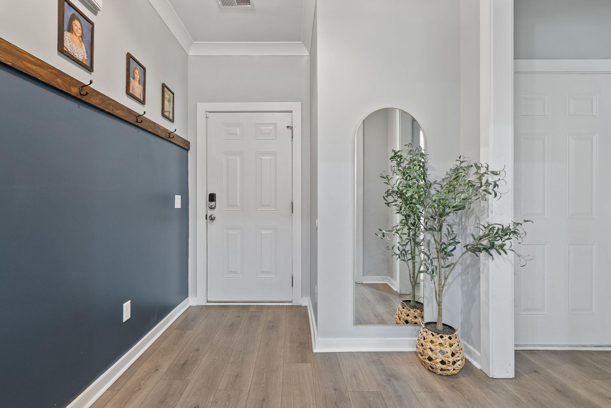 1113 Singletary Avenue Moncks Corner, SC 29461 - Photo 5 of 26 6-web-or-mls-BARCLAY MEDIA CO.-16