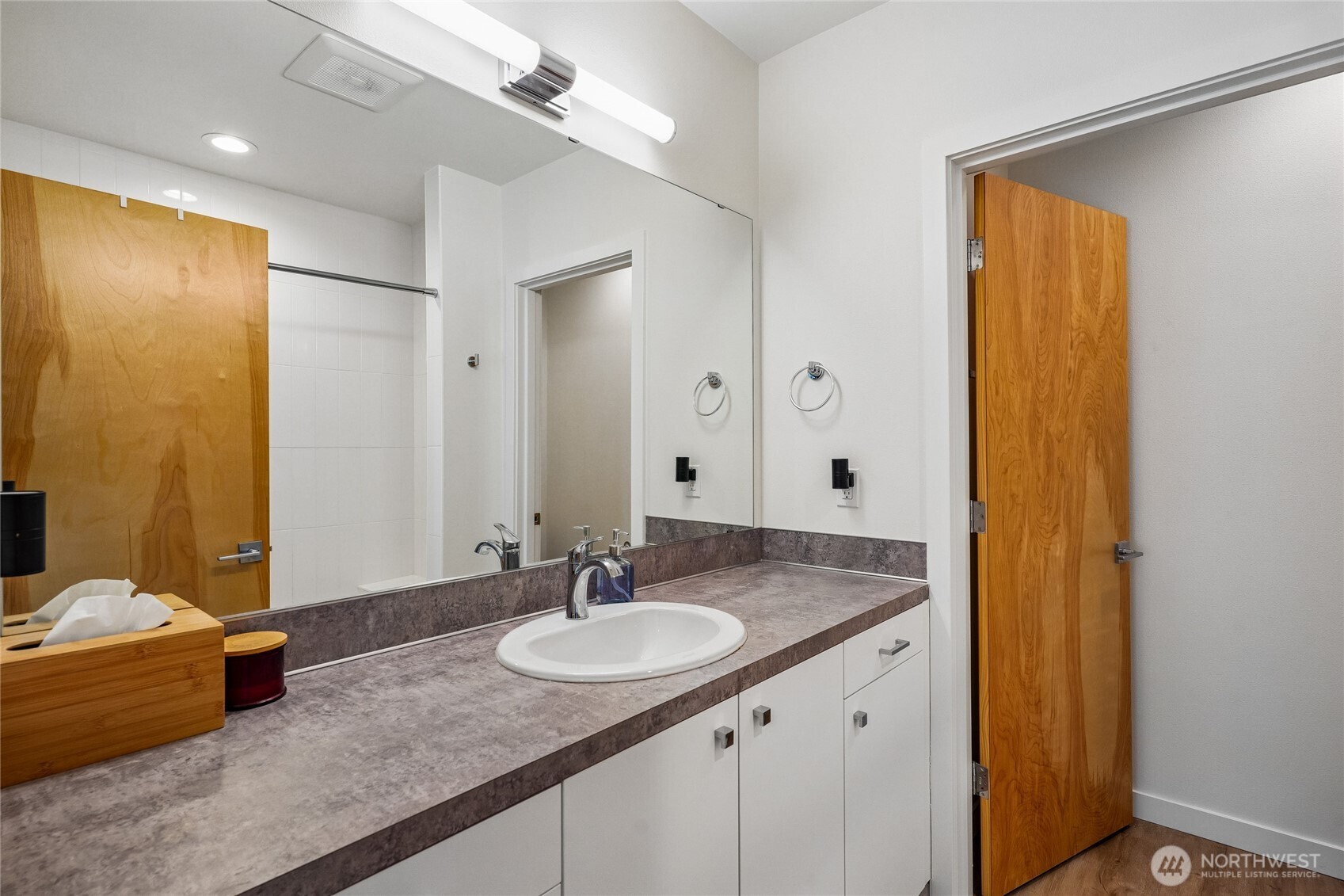1903 North Oakes Street, Unit C Tacoma, WA 98406 - Photo 24 of 40
