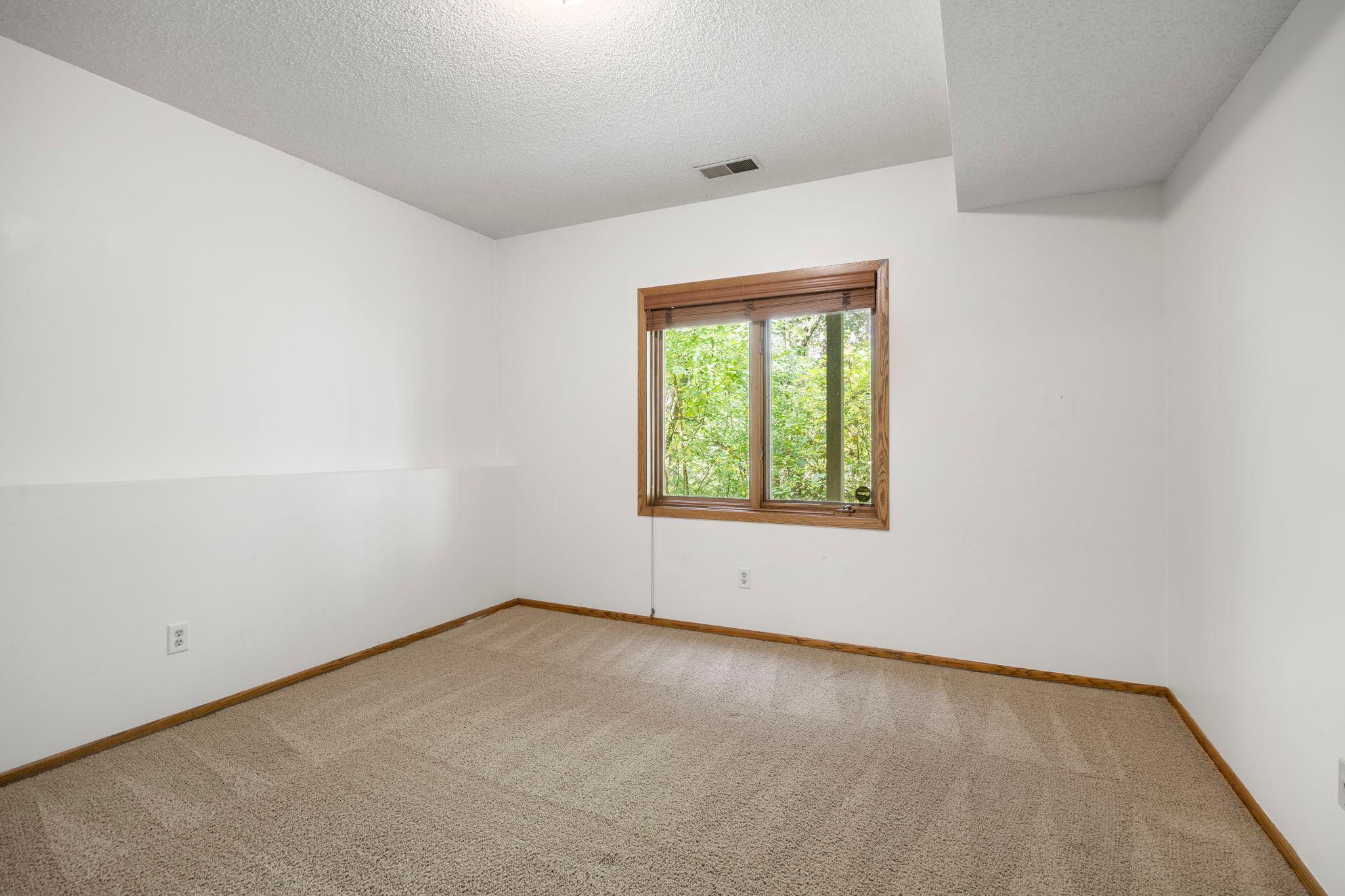 15588 Canyon Ridge Eden Prairie, MN 55347 - Photo 38 of 60 Gallery Image 38