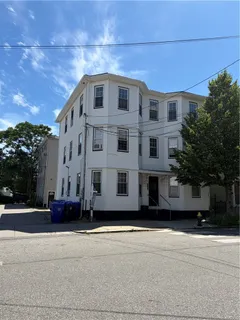 $2,295 | 132 De Pasquale Avenue, Unit 2, Providence, RI 02903